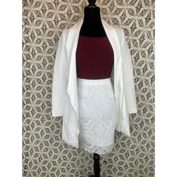 Gianni Bini Dresses & Skirts - Gianni Bini Mindy Crochet Cover White Pencil Skirt